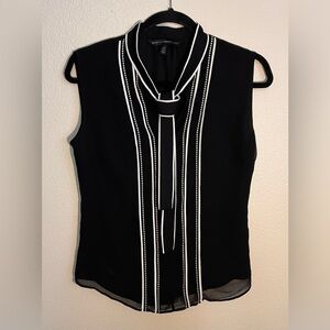 White House Black Market Sleeveless Black & White Tie-Neck Blouse – Size 0P